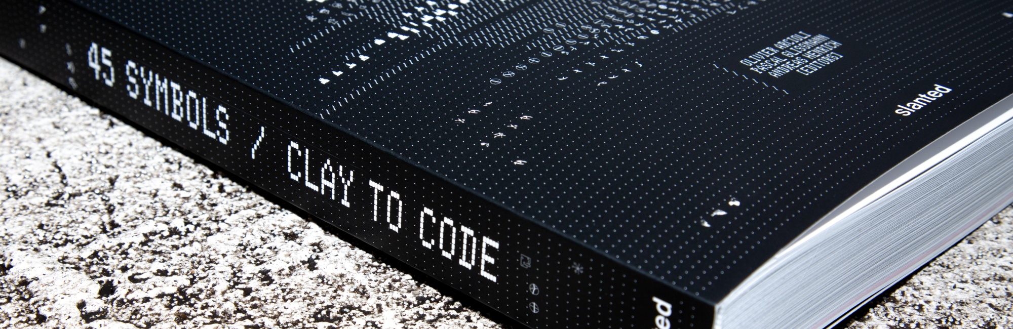 Buchr&uuml;cken von 45 Symbols - Clay to Code