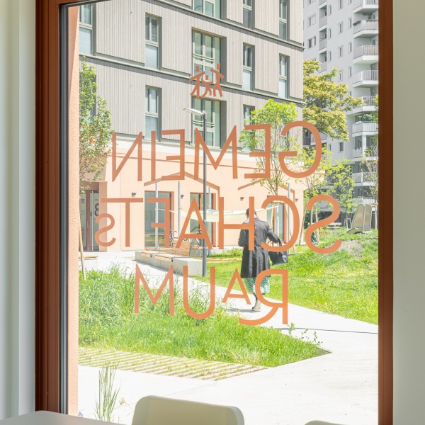 Die Rote Emma, Wien &ndash; f&uuml;r die BewohnerInnen im Zentrum: gebaut und gestaltet an der Schnittstelle von Ebene und Raum