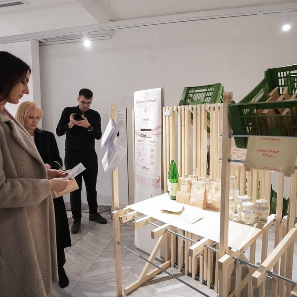 Personen in der Ausstellung