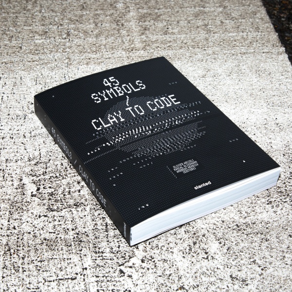 Buchvorderseite von 45 Symbols - Clay to Code