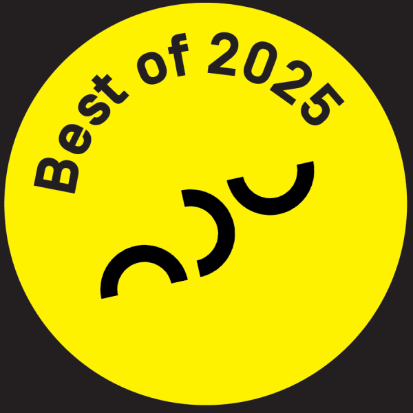 Gelber Kreis, in dem das Logo der NDU steht und "Best of 2025"