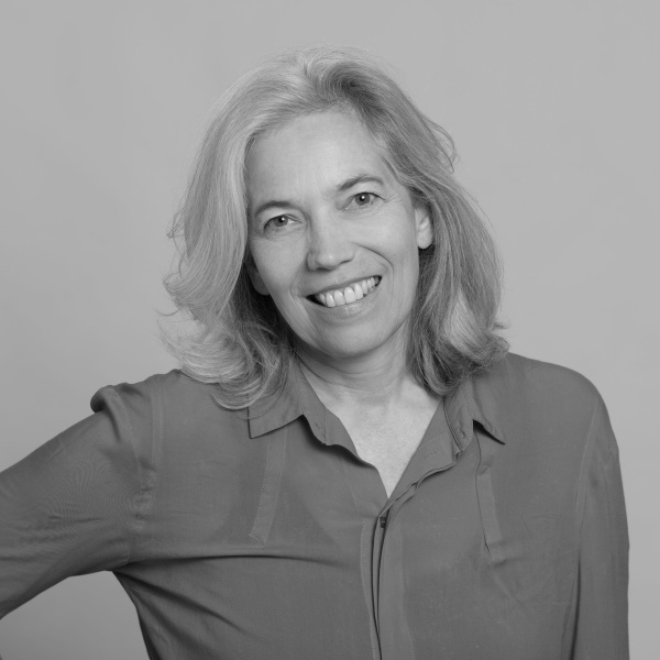 Portrait: Univ.-Prof. Mag. Arch. MA (RCA) Christine Schwaiger