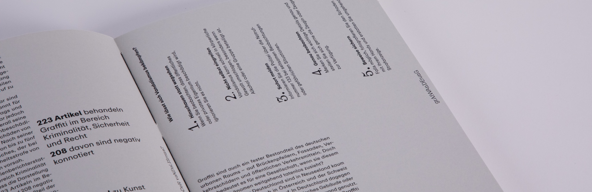 Aufgeschlagenes Buch Innenseiten