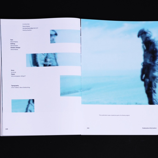 Aufgeschlagenes Buch bei Publication Information