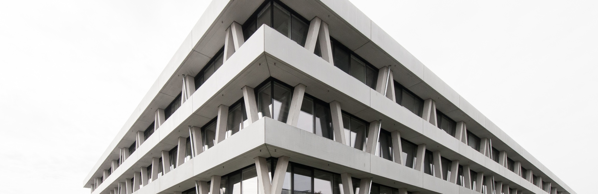 Das NDU Geb&auml;ude von Au&szlig;en